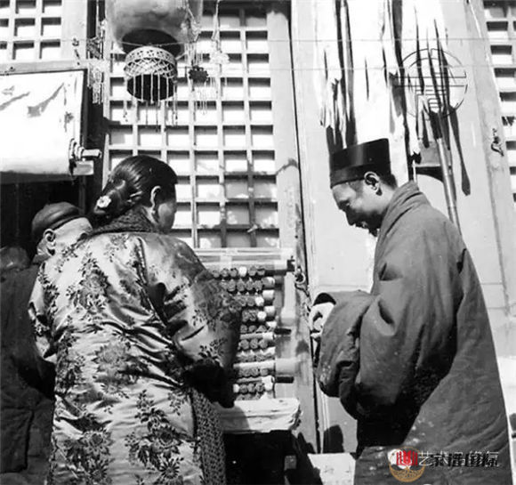 老照片|看百年前的人們?cè)趺催^(guò)年